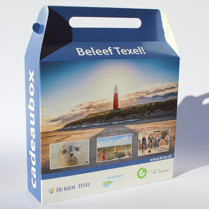 mooie bedrukte doos met handvat in full color voor gasten welkomst pakket camping of hotel op Texel box welcome
