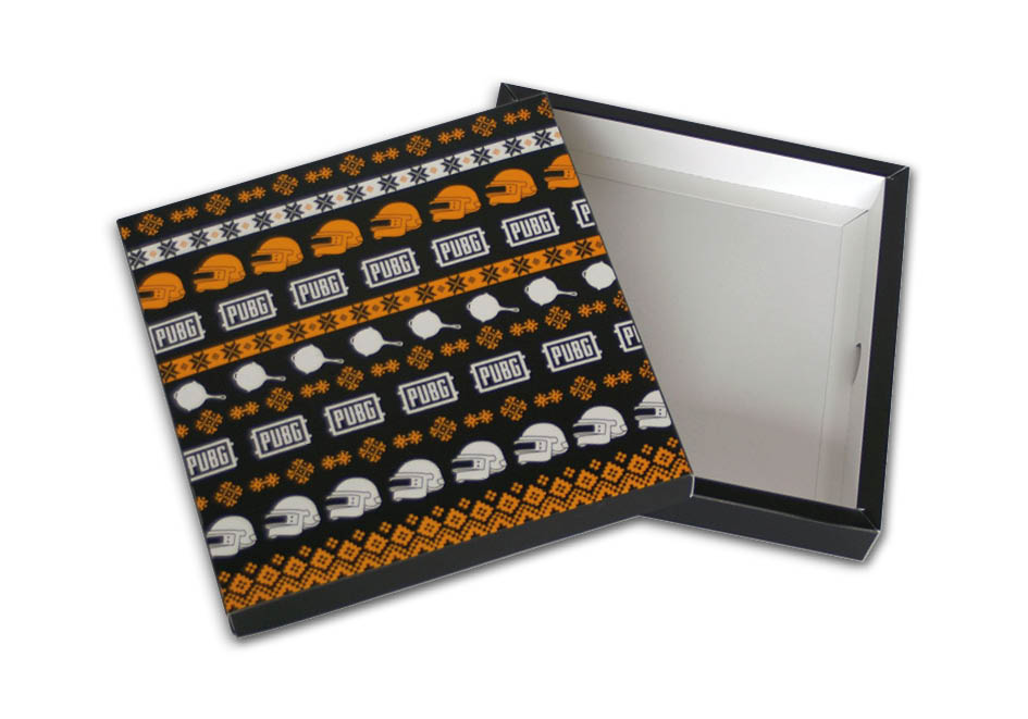 Bedrukte brievnbuspakjes met los deksel met 1 cm rand. Binnenmaat 158x160x25 mm, buitenmaat 178 x 180 x 25 mm. De bodem is te gebruiken voor een schuifdoos.