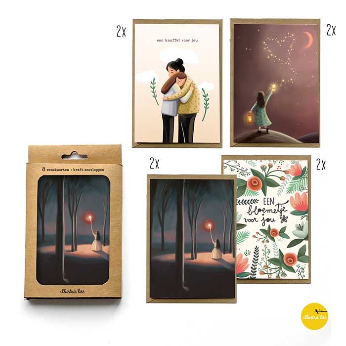 Een productpresentatie van duurzame, bedrukte hangende doosjes voor wenskaarten van het merk illustra’lies. Links staat een verticaal hangdoosje met venster zonder folie, gemaakt van stevig bruin kraft karton, waarin een kaart met een illustratie van een meisje met een lantaarn in een donker bos zichtbaar is. Het doosje is voorzien van een euroloch sleuf (eurosleuf) voor presentatie aan een ophanghaak in de winkel. Rechts van het doosje worden vier losse A6-formaat troostkaarten getoond met zachte, sfeervolle illustraties: twee personen die elkaar omhelzen, een meisje dat een hart van sterren aanraakt, een eenzaam meisje met een lantaarn, en een kaart met kleurrijke bloemen. Deze hangverpakking van 100% biologisch afbreekbaar materiaal is een professioneel onderdeel van het beslissingsproces, waarbij het venster de klant verleidt het product aan te schaffen zonder de verpakking te openen.