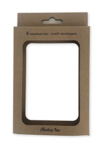 bedrukt hangend doosje met venster van bruin kraftkarton bedrukt met logo in zwart voor 8 a6 formaat wenskaarten met c6 envelop voor in de winkel productverpakking, vensterdoosje