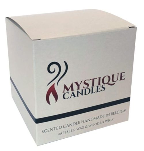 Bedrukt kubusdoosje met logo in full color bedrukt voor kaars Een vierkant kubusdoosje met autolock bodem gemaakt voor