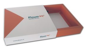 bedrukte cadeau doos kado relatiegeschenk schuifdoos ladedoos bedrukt met logo in full color vierkant geschenkverpakking kerst beurs