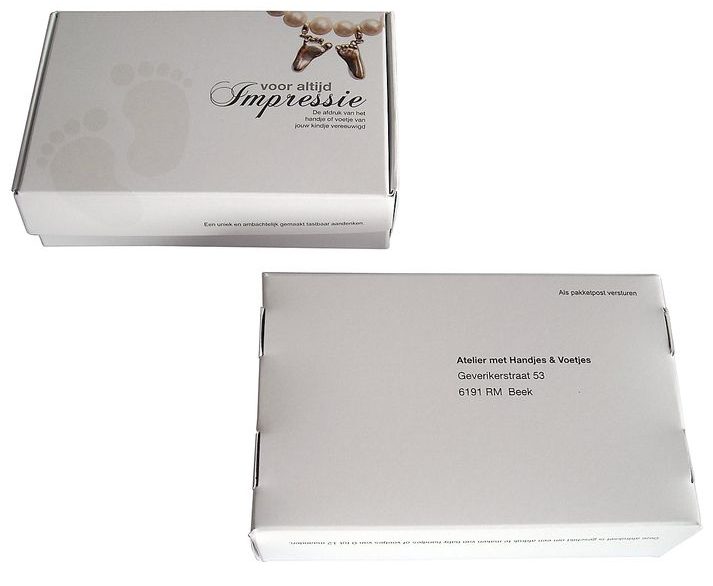 bedrukt doosje met vaste klep in full color met spot UV logo