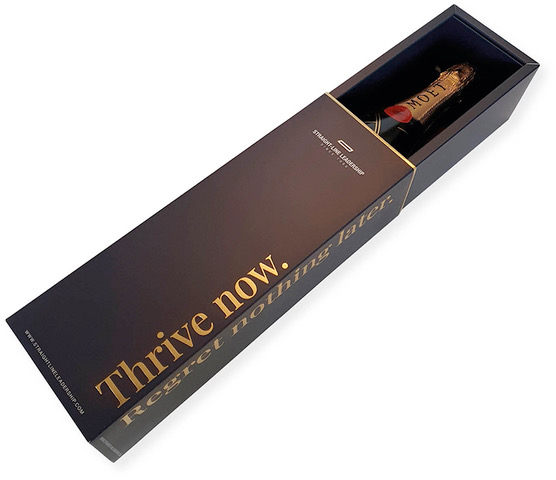 mooie bedrukte premium cadeaudoos voor fles champagne met goud opdruk logo en blauw, schuifdoos ladedoos, slide box. Mat gelamineerd