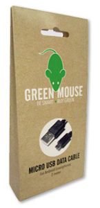 Bedrukt winkelhaakdoosje in full color van karton voor een Micro USB data cable van Green Mouse. Dit hangende tasdoosje met ophangoog euroloch combineert een duurzame uitstraling met een praktisch ophangoog voor een compacte en milieuvriendelijke retailverpakking.