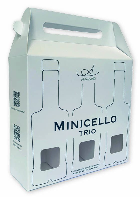 Bedrukte kartonnen draagdoos met handvat en vensters voor dranken en flesjes, gepersonaliseerd met opdruk en logo voor Articello. Doos met handvat met zwarte opdruk met QR codes.